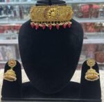 gold-look choker set