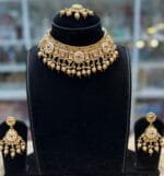 gold-look choker set