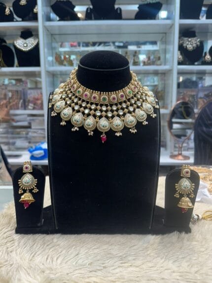Gold-Look Choker Set