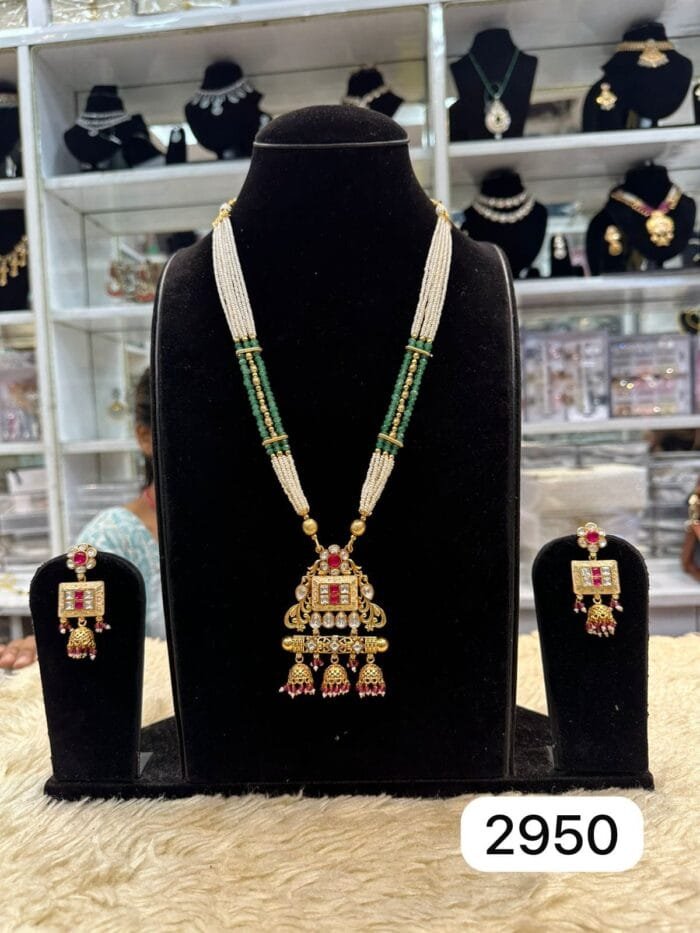 Real Look Golden Ruby Mina Kari Kundan Pendant Set - Image 2
