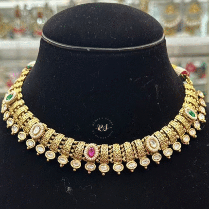 Real Look Golden Set – Shine with Royal Elegance