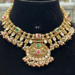 Rubela Glow Like Gold with the Real Look Golden Set