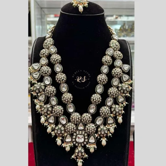 Untitled design - 2025-10-12T180029.093 Rubela Real Look Kundan Minakari Toda Set – Royal Touch by Rubela Store - Image 1