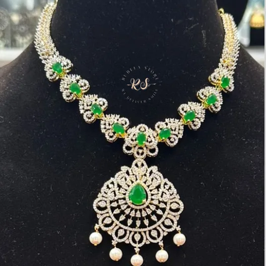 Rubela Royal Glow: Real Look Golden with Green Colour Set ✨ - Image 1