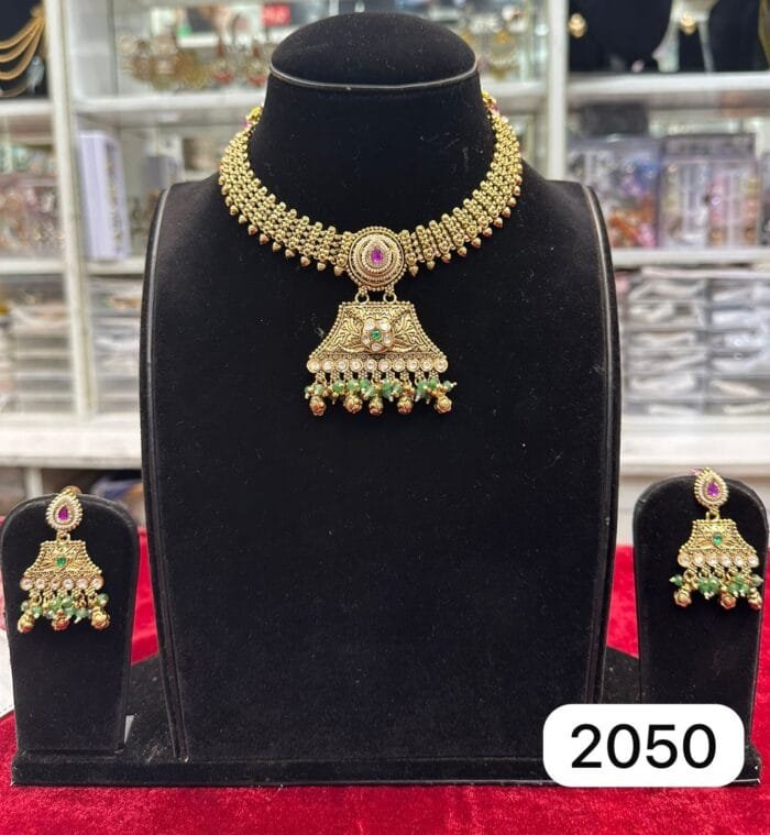 Real Look Set – Shine with Royal Elegance - Image 2