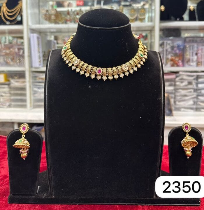 Real Look Golden Set – Shine with Royal Elegance - Image 2