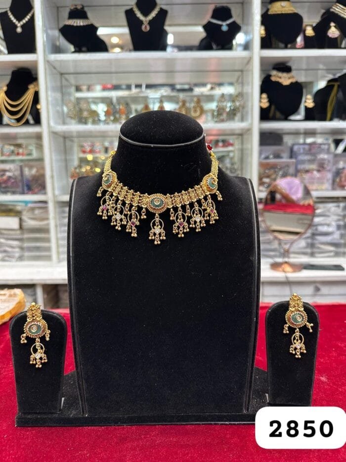 Royal Real Look Golden Heritage Set – Timeless Beauty - Image 2