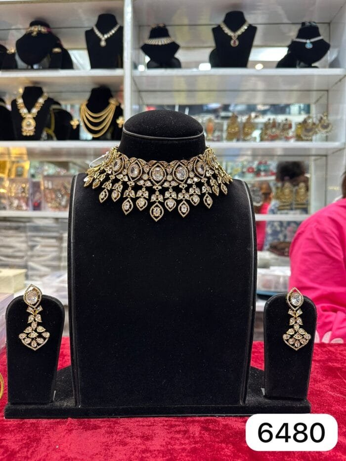 Rubela Real Look Golden Mozonite Heavy Set – A Royal Shine - Image 2