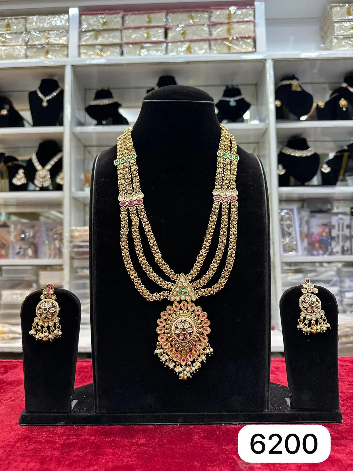 Rubela Royal Gold Look Set – Feel the Real Glow of Gold ✨ - Image 2