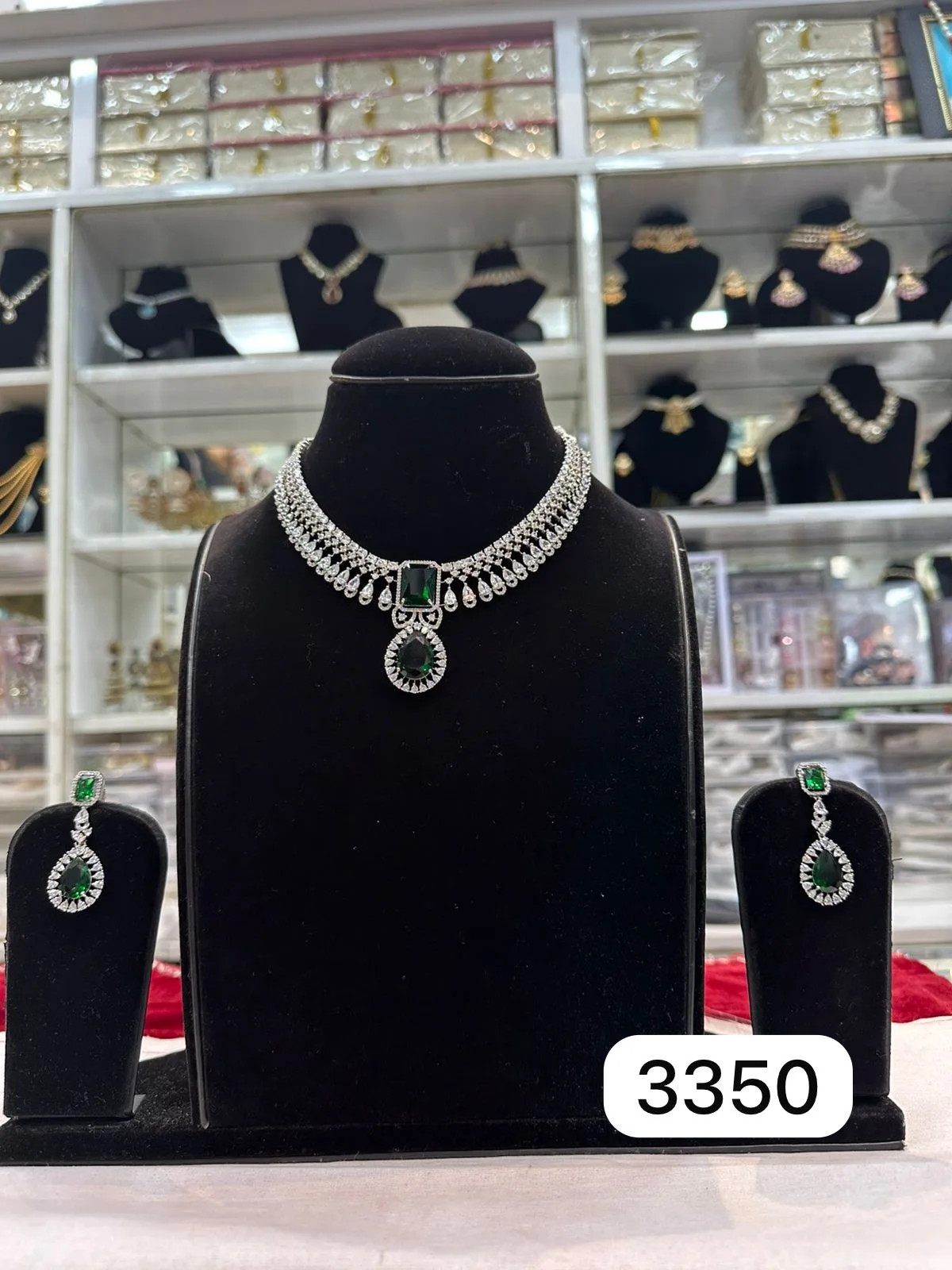 Rubela Shine Bright with Real Look Diamond Green Set - Image 2