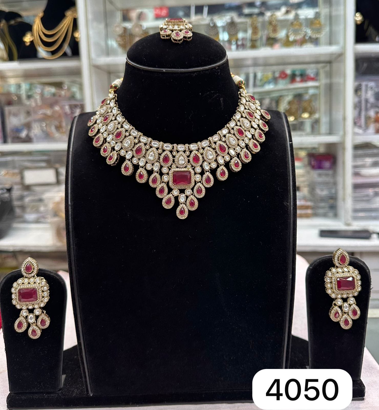 WhatsApp Image 2025-10-11 at 1.10.53 PM (4) Rubela Elegant Golden Polki Kundan Rubi Set – Rubela Store - Image 2
