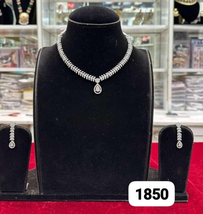 Rubela Elegant Real Look Diamond Set – Rubela Store - Image 2