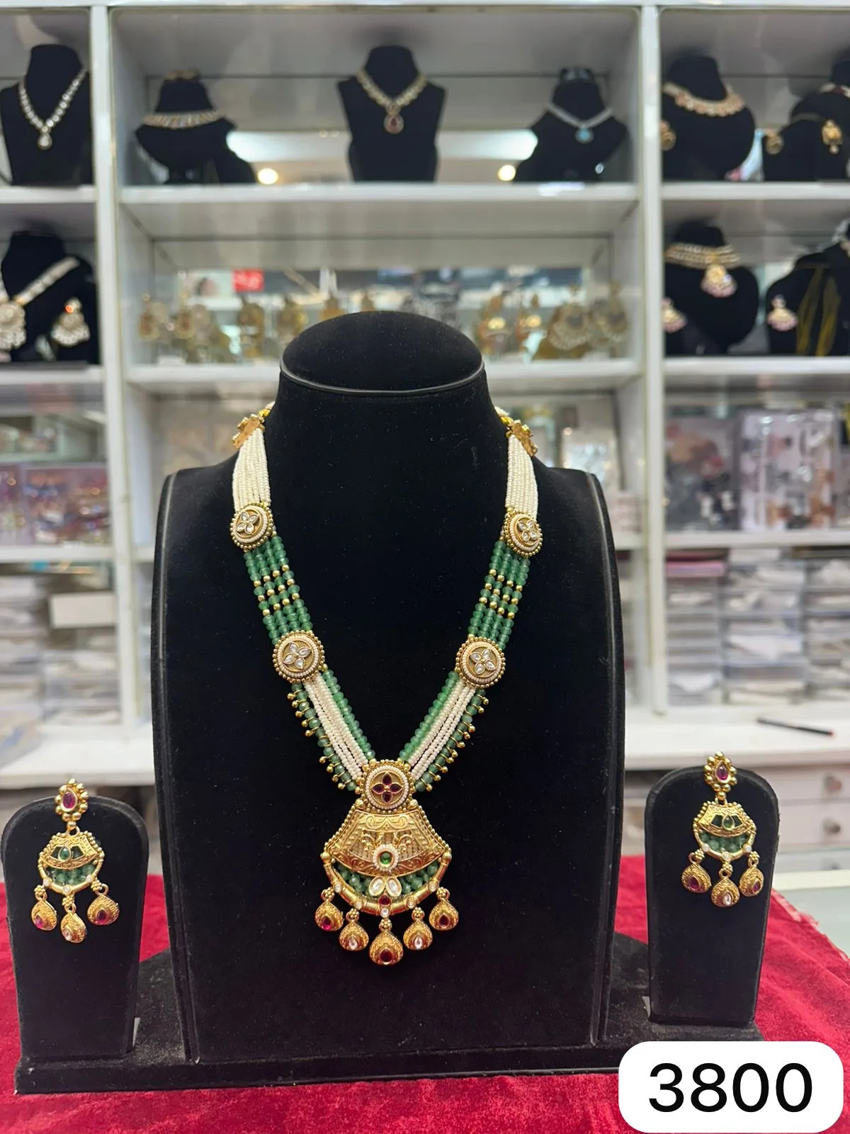 Real Look Short Set Simple Elegant and Stylish - Image 2