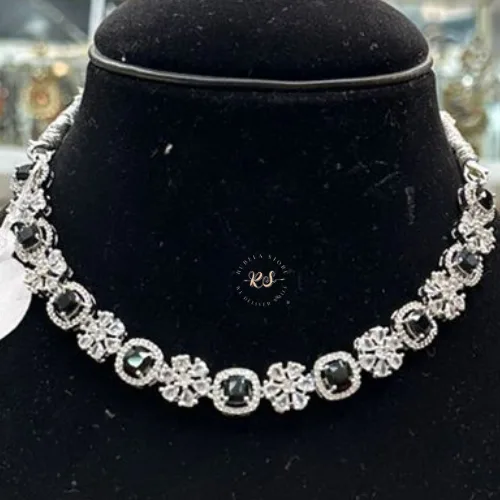 Real Look AD Black Set with Bold Elegant Shine - Image 1